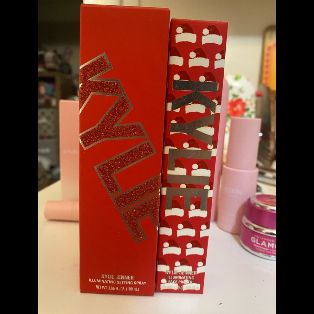 Brand New In Box Kylie Santa Set!! Sold out & Hard tofindllll